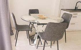 Neue moderne Zweizimmerwohnung inklusive WLAN und Netflix