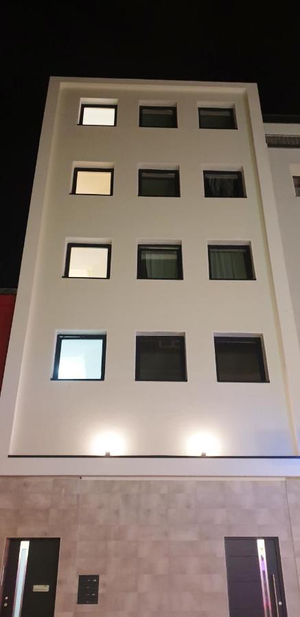 Neue moderne Zweizimmerwohnung inklusive WLAN und Netflix Essen Exterior foto